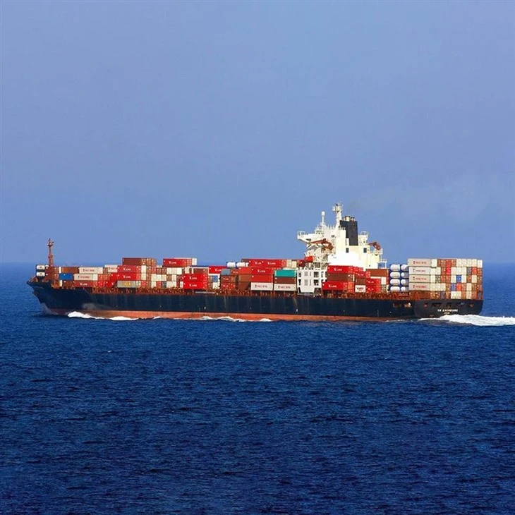 Commissionnaire de transport aérien et maritime